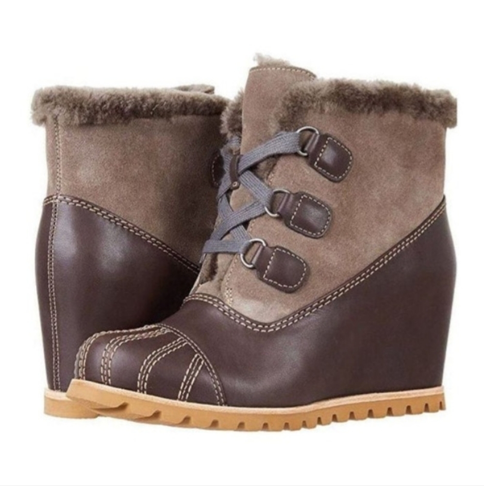 UGG "Alisdair" Bootie